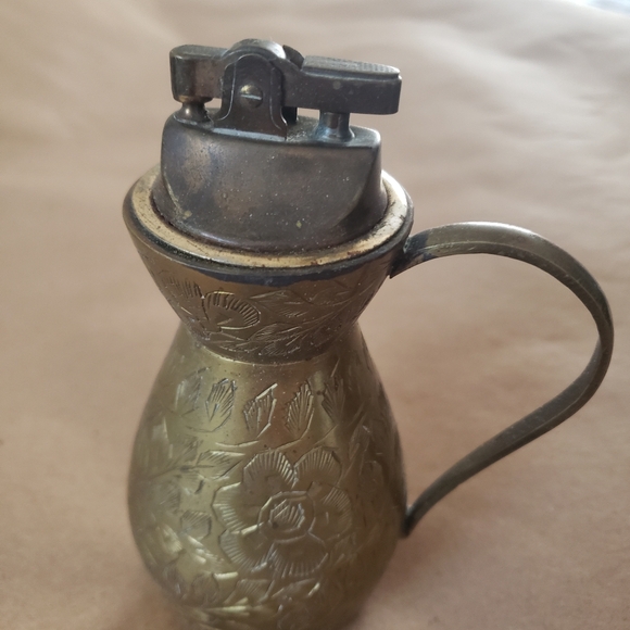 Vintage Etched Brass Pitcher Lighter - Picture 9 of 9